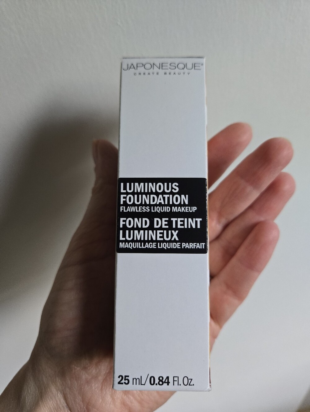 Japonesque Luminous Liquid Foundation, New In Box (Discontinued Brand), Shade 05